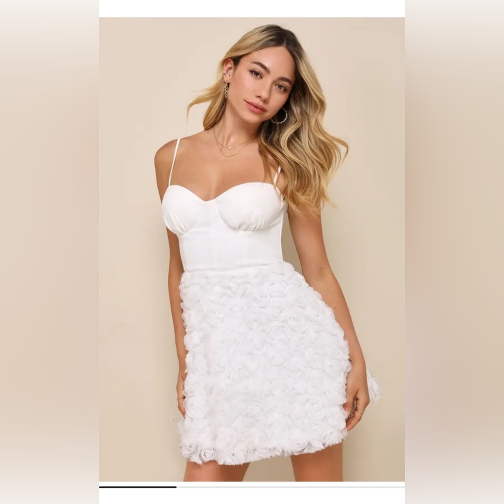 Lulus Extra Small White 3D Floral Applique Mini Dress - Never Worn